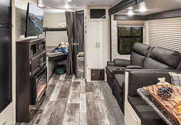 Stratus SR281VBH Travel Trailer Living Room