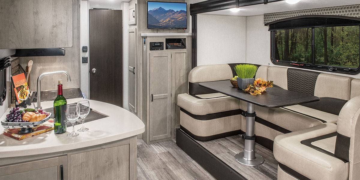 2020 Venture RV Sonic X SN220VRBX Travel Trailer Dinette