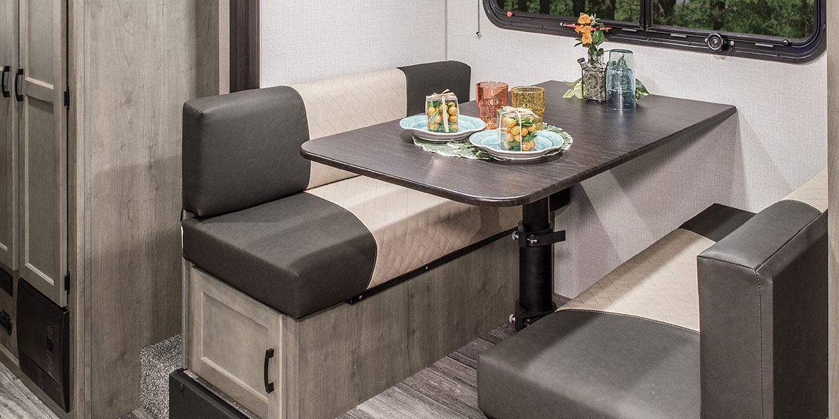 2020 Venture RV Sonic X SN211VDBX Travel Trailer Dinette